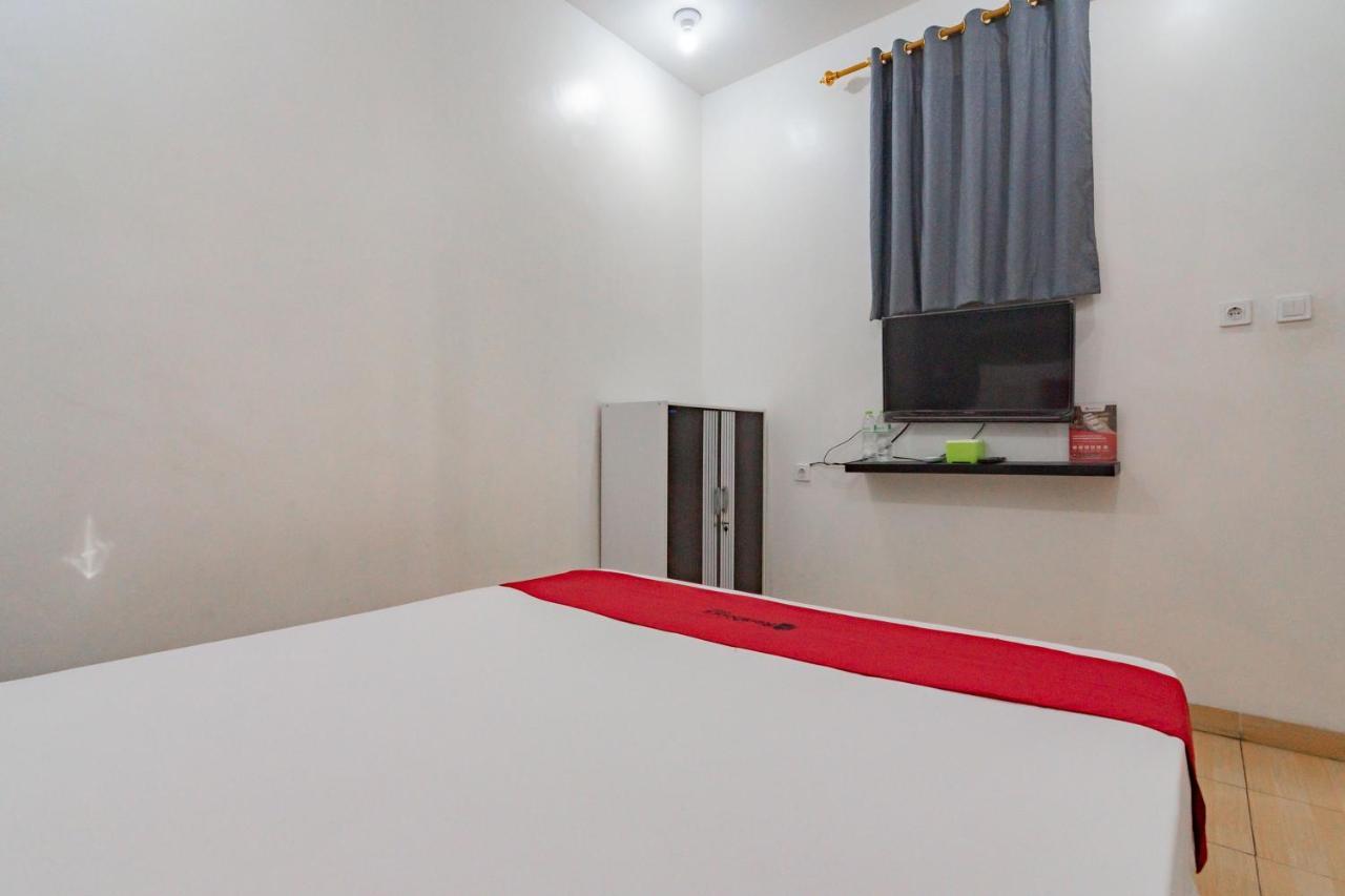 Reddoorz Near Prujakan Station Cirebon Bagian luar foto