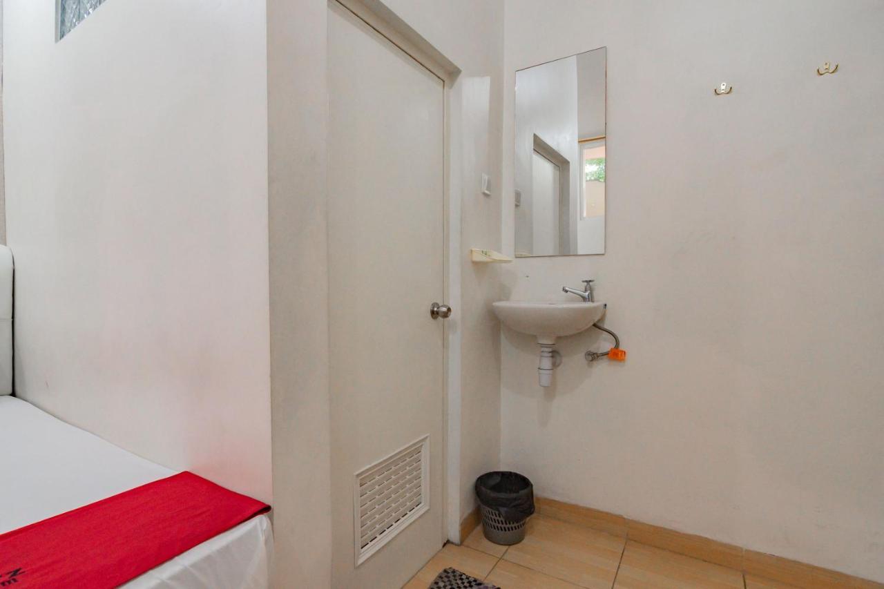 Reddoorz Near Prujakan Station Cirebon Bagian luar foto