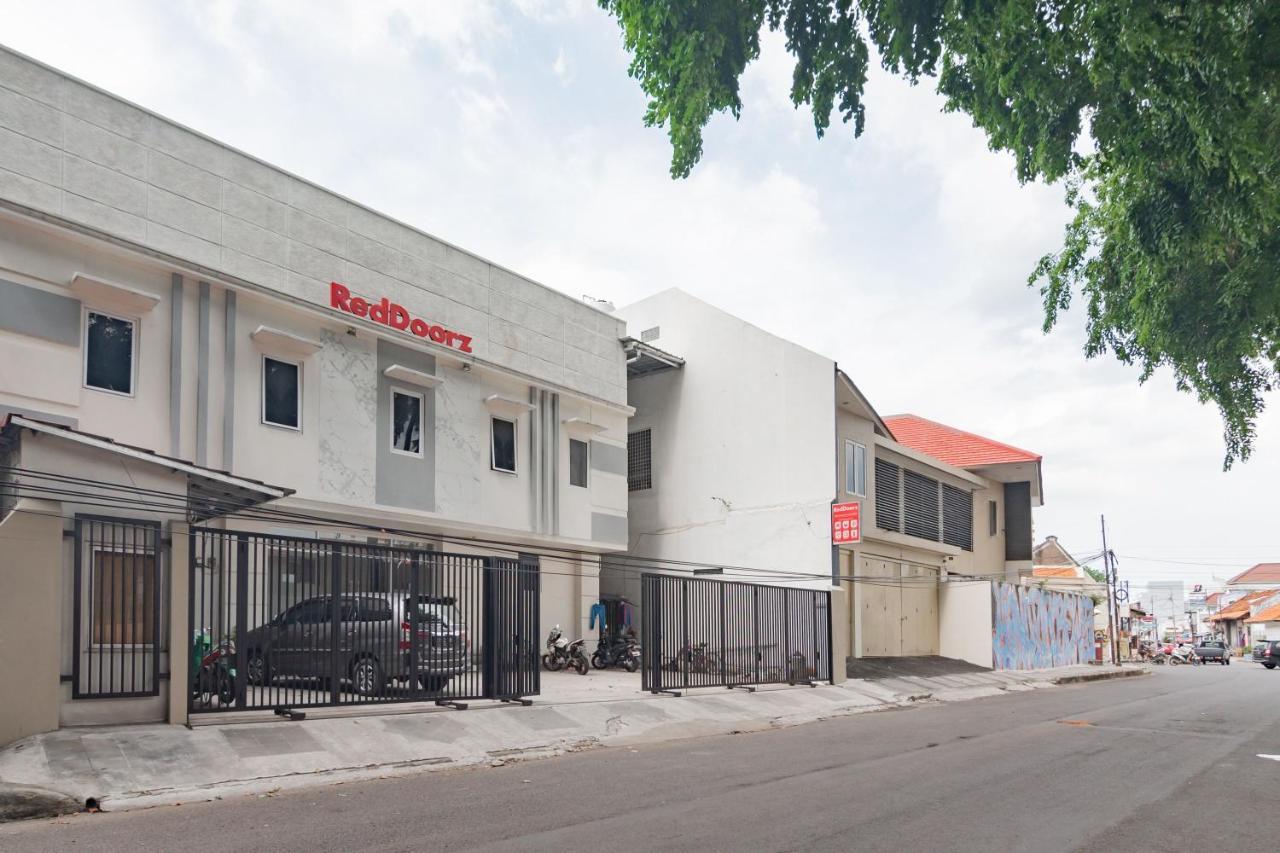 Reddoorz Near Prujakan Station Cirebon Bagian luar foto
